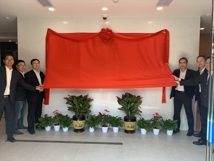 ���ܽ�����������ͻ�ƽ�չ��������һ������������������